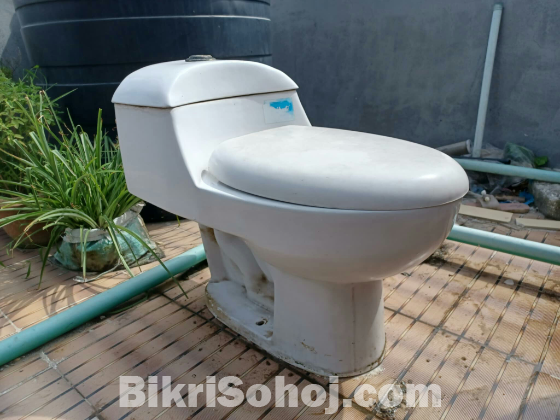 bathroom high commode